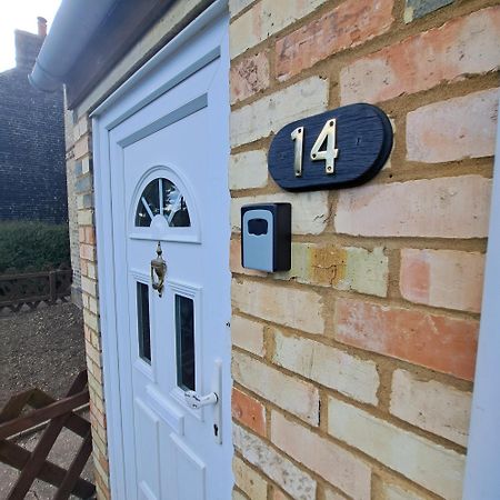 Generous 3 Bed In The Heart Of The Village Huntingdon Exterior foto