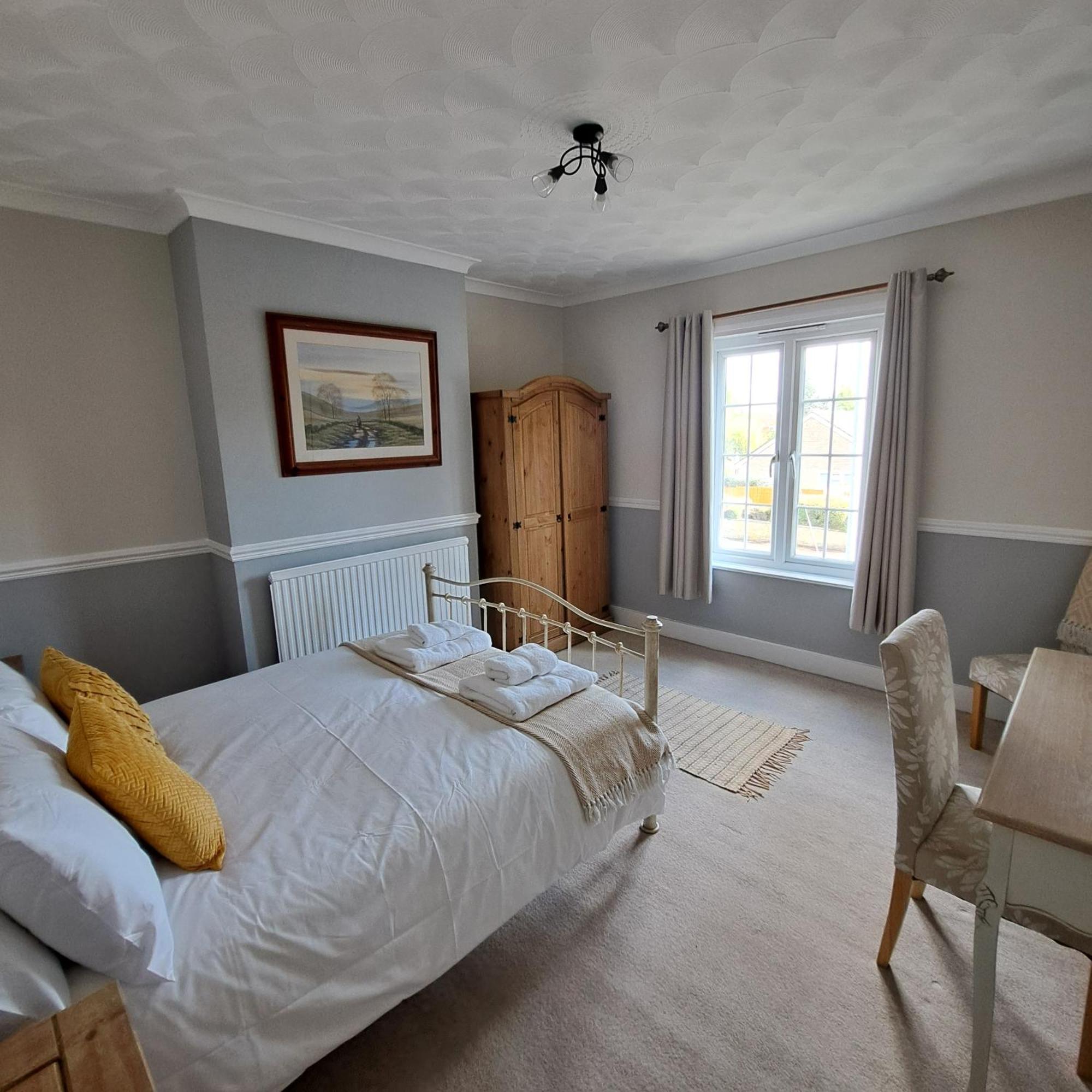Generous 3 Bed In The Heart Of The Village Huntingdon Exterior foto