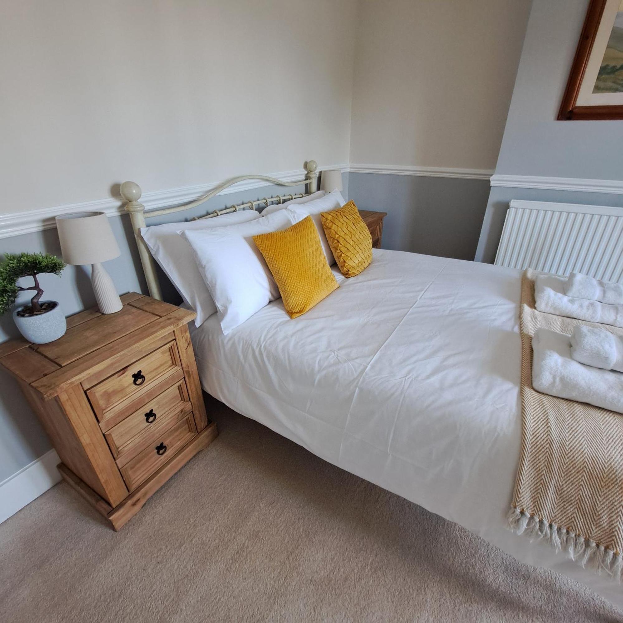 Generous 3 Bed In The Heart Of The Village Huntingdon Exterior foto