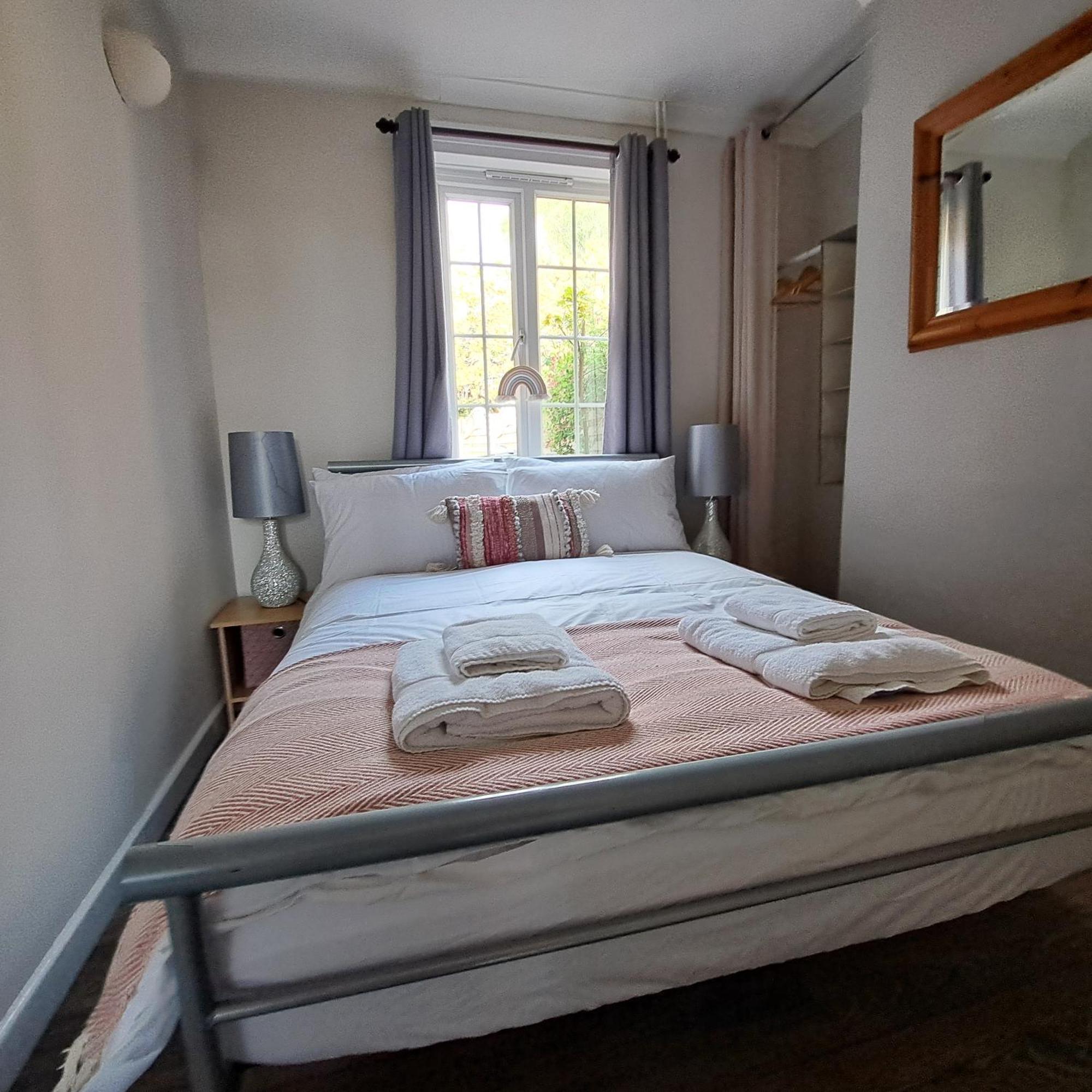 Generous 3 Bed In The Heart Of The Village Huntingdon Exterior foto